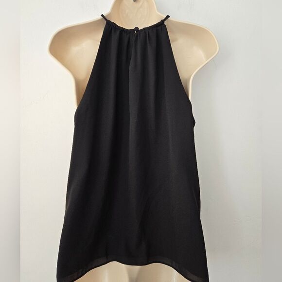 Halogen Keyhole Sleeveless Blouse - Picture 3 of 5